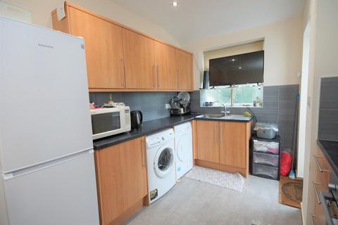 2 bedroom ground floor maisonette to rent, Hilliard Road, Northwood HA6