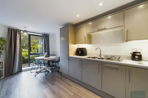 2 bedroom ground floor flat to rent - Silver Street, Trowbridge