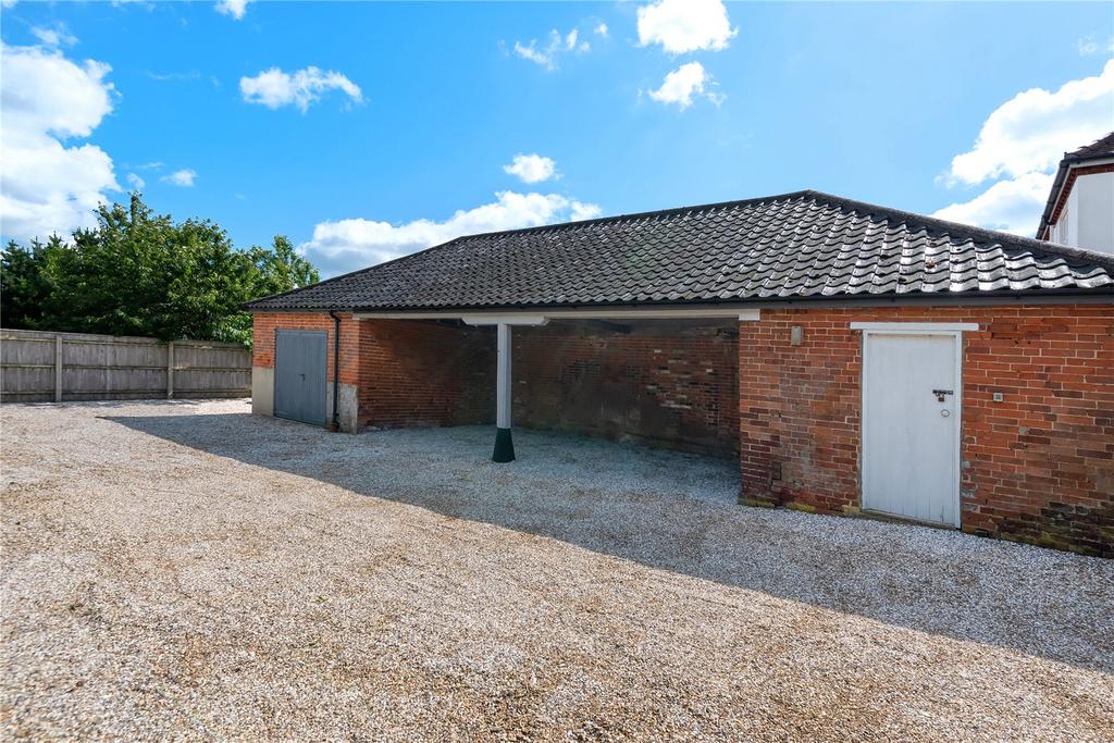 Garage/Outbuildings