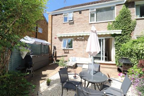 57 Denton Close, Kenilworth, CV8 1BJ