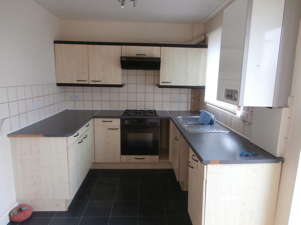 Castle Hill View, Heckmondwike, West Yorkshire 2 bed townhouse £650 pcm (£150 pw)