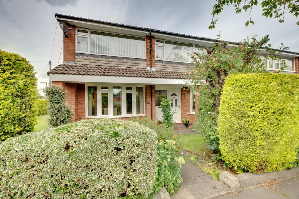 Broadway, Whickham, NE16 4 bed semidetached house £320,000