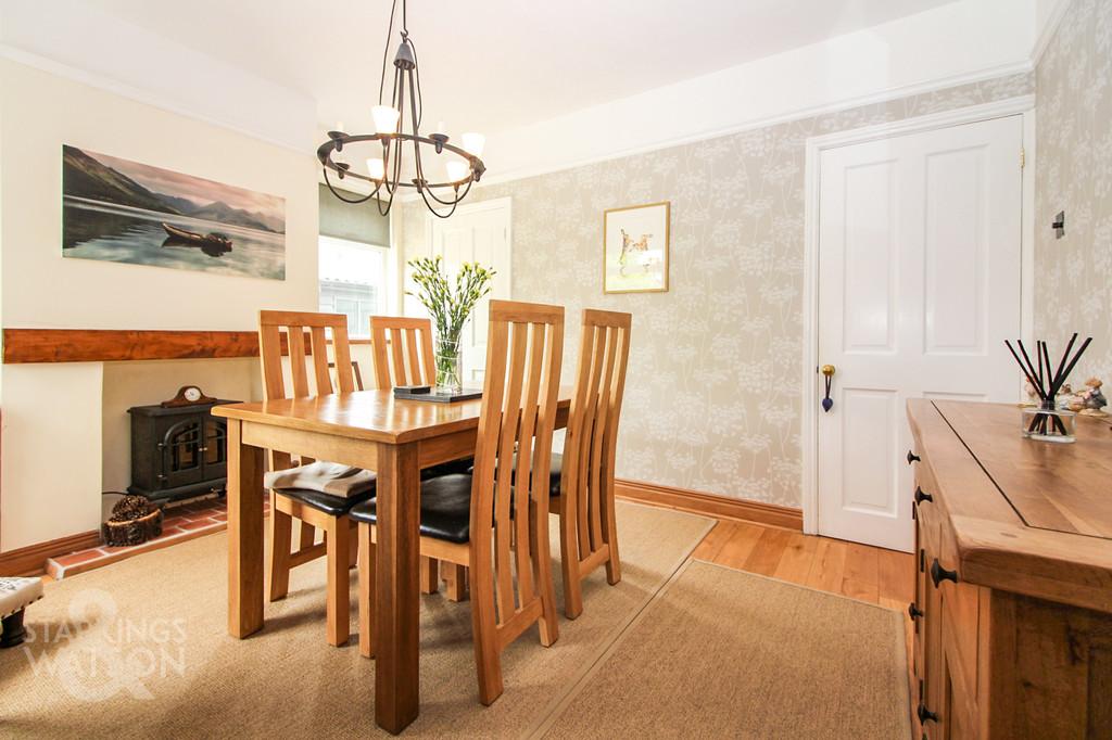 Blofield Road, Brundall, Norwich 2 bed semidetached house £350,000