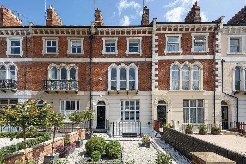Langham Place, Northampton, NN2 4 bed terraced house £435,000