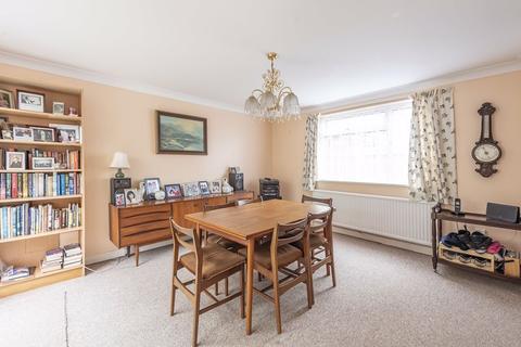 9 Broom Hill, Stoke Poges, Slough, SL2 4PU