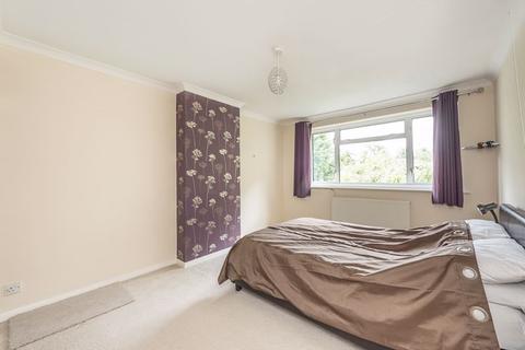 9 Broom Hill, Stoke Poges, Slough, SL2 4PU