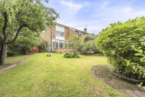 9 Broom Hill, Stoke Poges, Slough, SL2 4PU