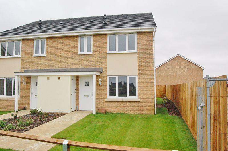 Dunnock Road, Oakley Vale, Corby 2 bed terraced house £695 pcm (£160 pw)