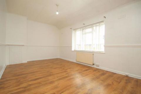 2 bedroom terraced house to rent, Ellerton Road, Dagenham RM9