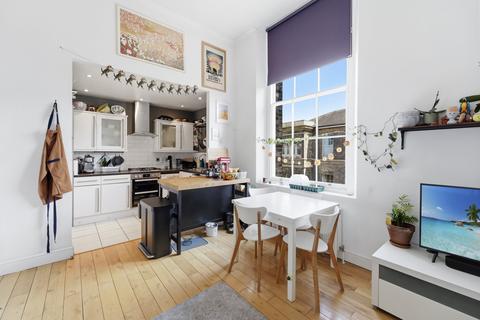 2 bedroom flat for sale, Florence House, Shooters Hill