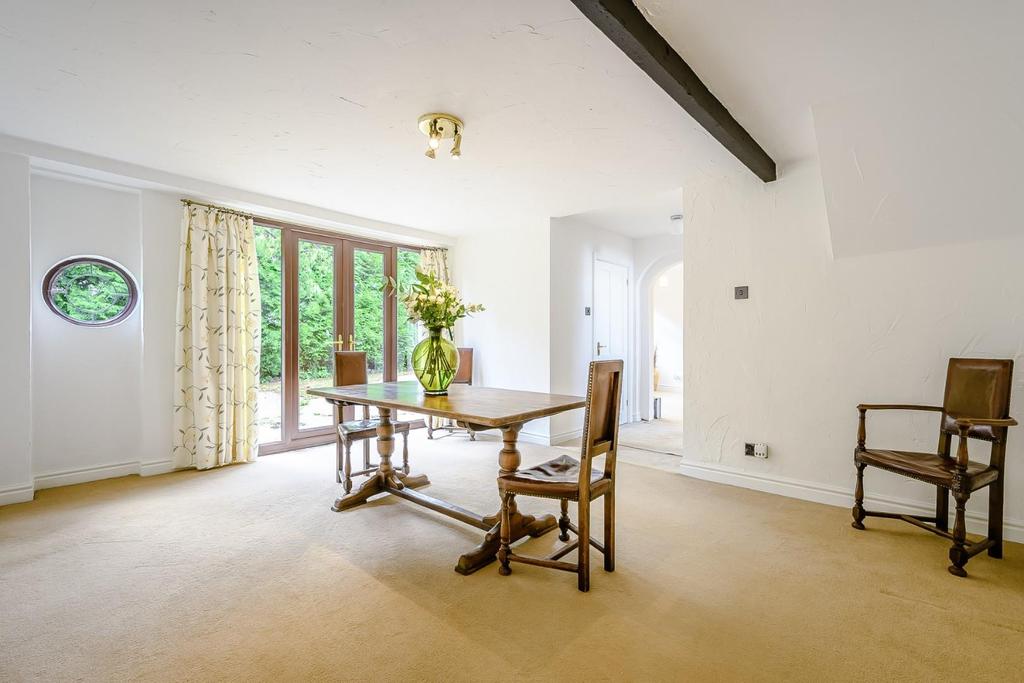 8473749-interior16.jpg