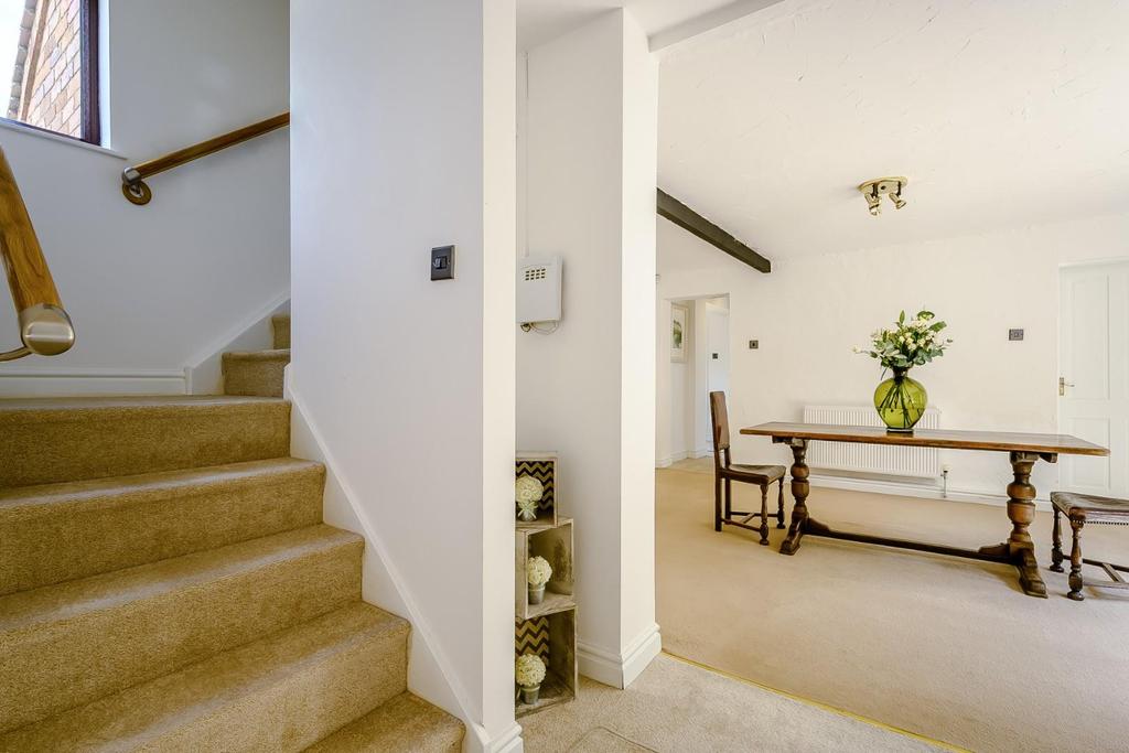 8473749-interior14.jpg