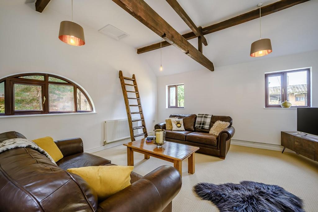8473749-interior01.jpg