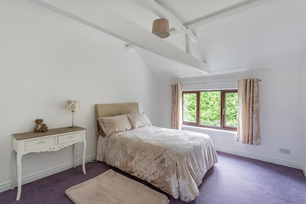 Glenfield guest broom.jpg