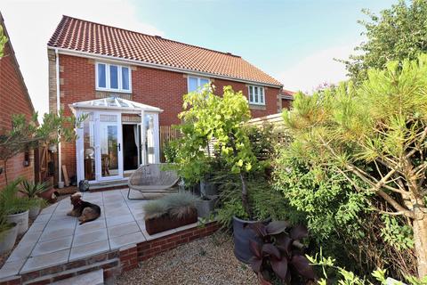10 Banks Close, Hadleigh, Ipswich, IP7 5RX