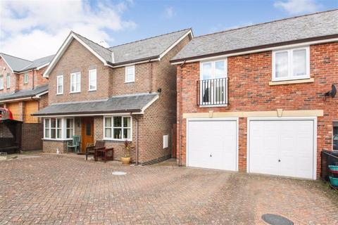 14 Ffordd Spoonley, Llansantffraid, SY22 6FB