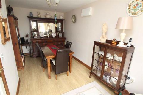 14 Ffordd Spoonley, Llansantffraid, SY22 6FB