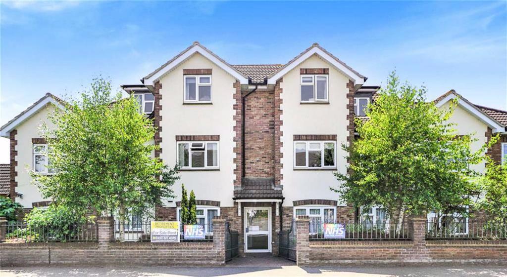 London Road, Hadleigh, ESSEX 1 bed retirement property £180,000