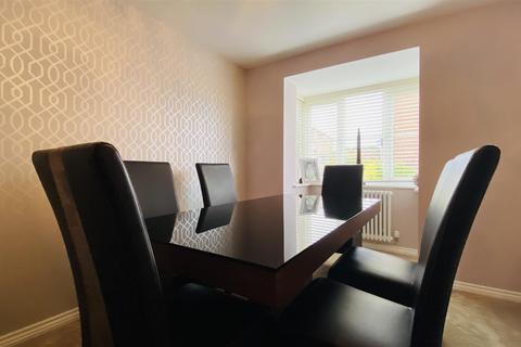 18 Douglas Way, Murton, Seaham, SR7 9HX