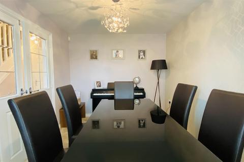 18 Douglas Way, Murton, Seaham, SR7 9HX