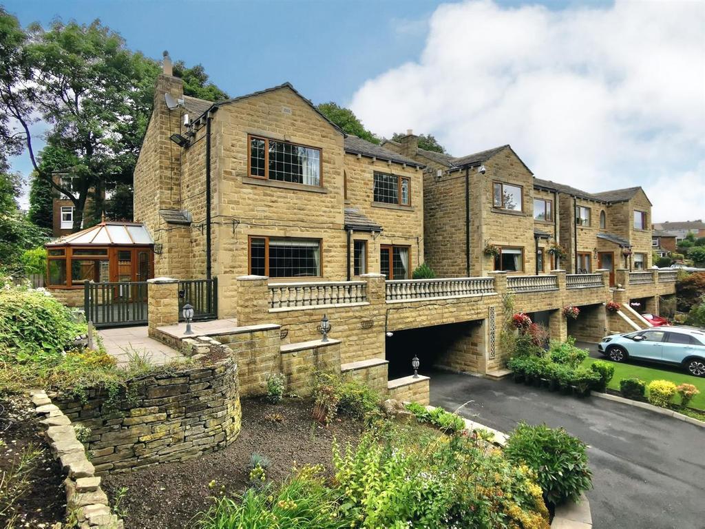 Brow Lane, Shelf, Halifax 5 bed detached house £400,000