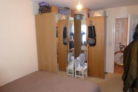 2 Blackburn Way, Hounslow, TW4 5AH