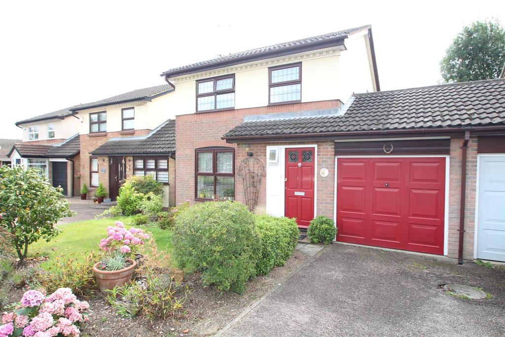 Alexandra Road, Rayleigh 3 bed detached house £425,000