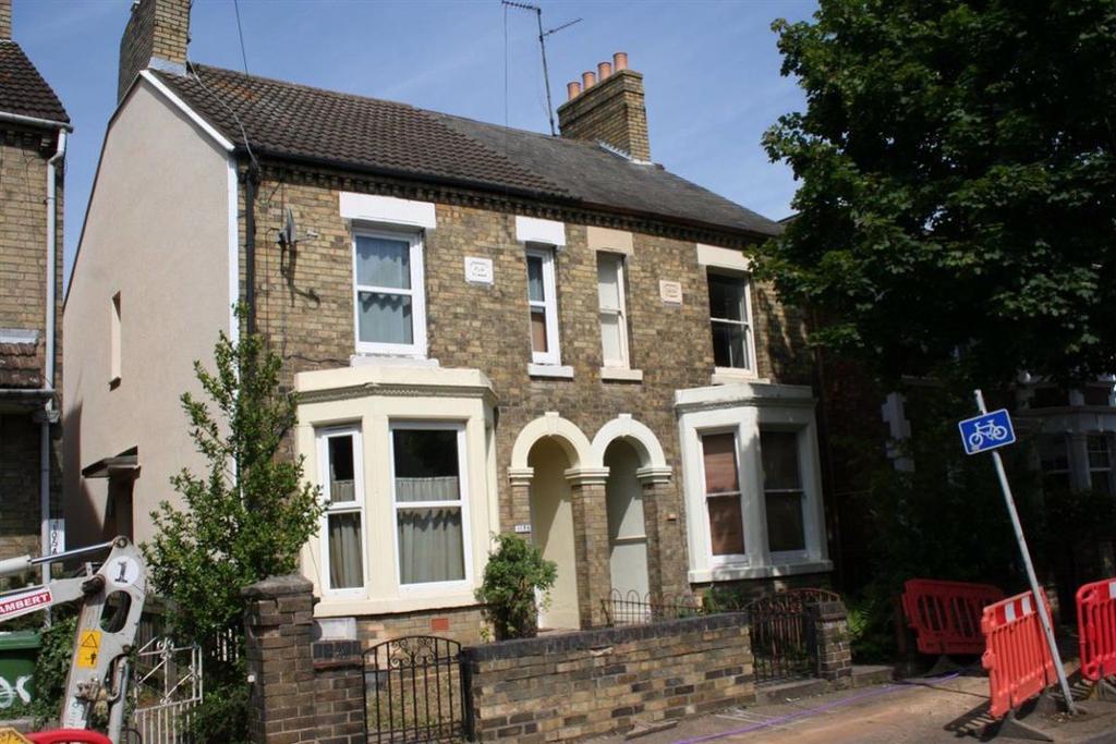 Huntly Grove, Peterborough PE1 2QW 2 bed flat £650 pcm (£150 pw)