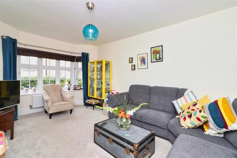 106 Bletchley Road, Horsforth, Leeds, LS18 4FG