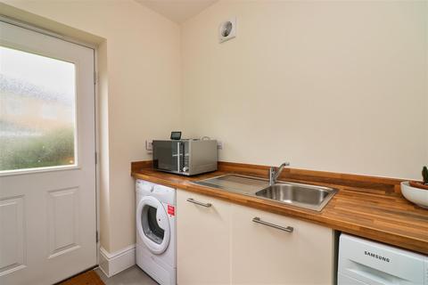 106 Bletchley Road, Horsforth, Leeds, LS18 4FG