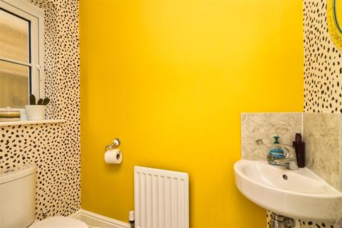 106 Bletchley Road, Horsforth, Leeds, LS18 4FG