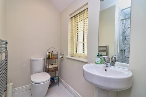 106 Bletchley Road, Horsforth, Leeds, LS18 4FG