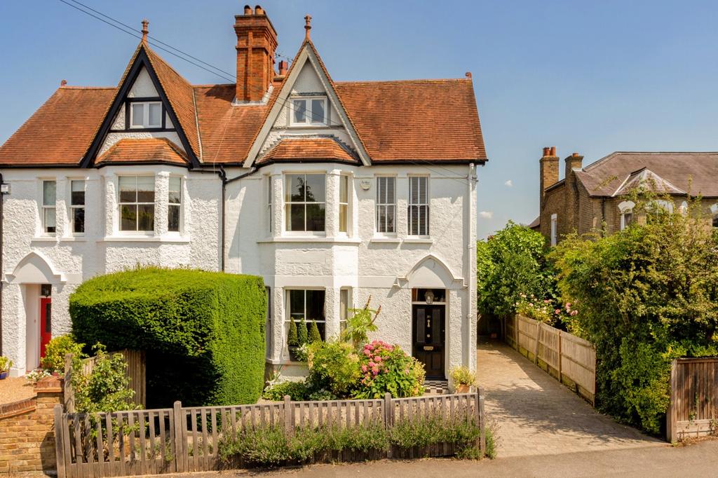 Eton Road, Datchet, Slough, SL3 5 bed semidetached house £895,000