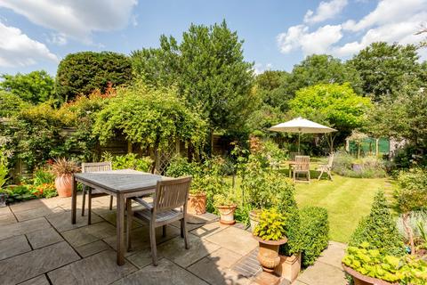 20 Eton Road, Datchet, Slough, SL3 9AY