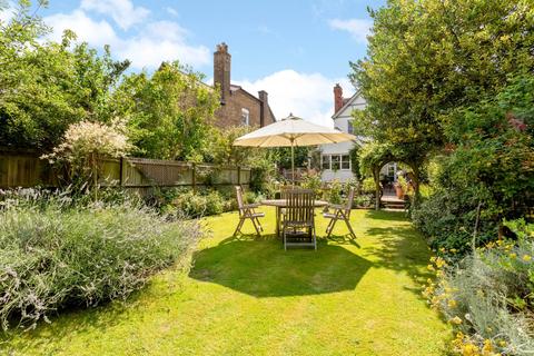 20 Eton Road, Datchet, Slough, SL3 9AY