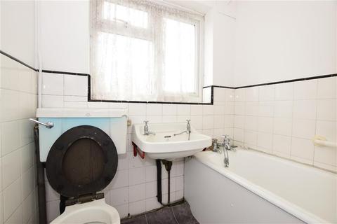 20 Emerald Gardens, Dagenham, RM8 1LH