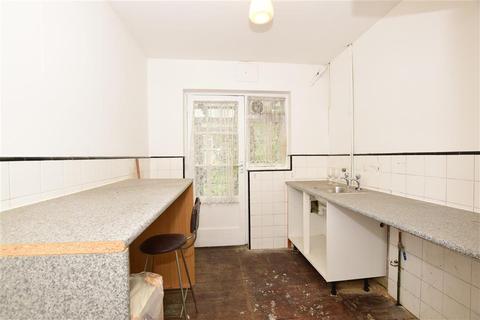 20 Emerald Gardens, Dagenham, RM8 1LH