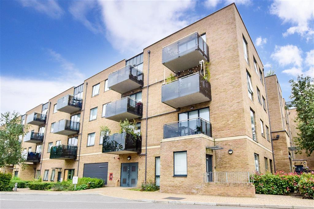 Russells Crescent, Horley, Surrey 2 bed apartment £280,000