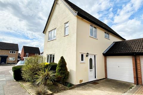 4 bedroom detached house to rent, Bernham Close, Bury St Edmunds, IP32