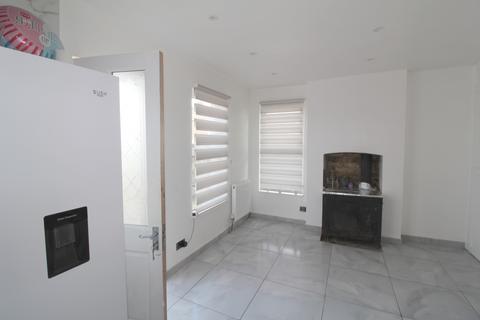 28 North Road, Queenborough, ME11 5EZ