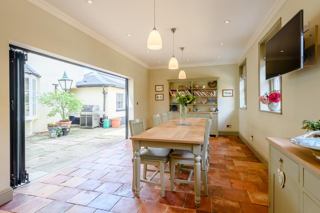 Breakfast Room