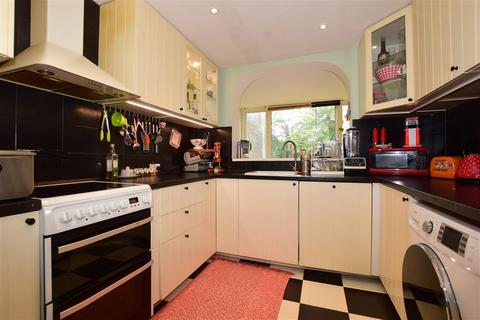 16 Radcliffe Gardens, Carshalton, SM5 4PF