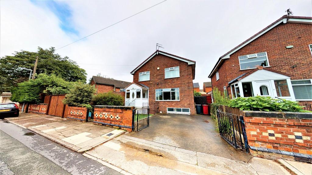 St Agnes Road, Huyton, L36 4 bed detached house £315,000