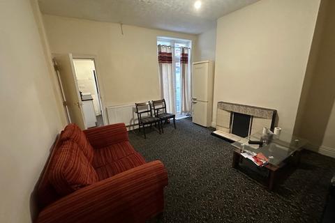 3 bedroom terraced house to rent, Macfarren Street, Longsight, Manchester M19