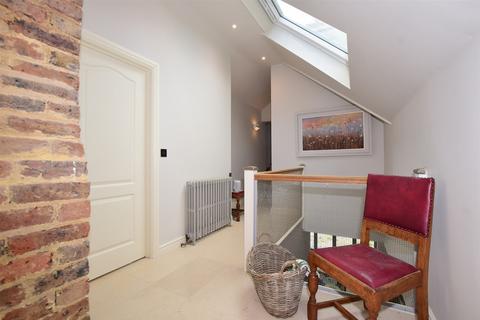 5 bedroom detached house for sale, Redehall Road, Smallfield, Surrey