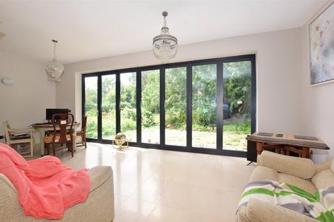 5 bedroom detached house for sale, Redehall Road, Smallfield, Surrey
