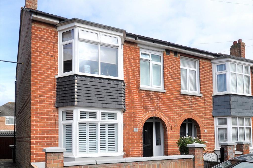 Oval Gardens, Gosport, Hampshire, PO12 3 bed semidetached house £335,000