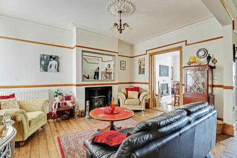 9 Herbert Grove, Southend-on-sea, SS1 2AT