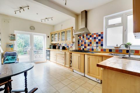 9 Herbert Grove, Southend-on-sea, SS1 2AT
