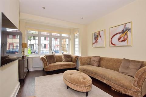 32 Hanover Gardens, Ilford, IG6 2RA